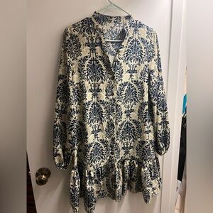 Cute fresh  long sleeve dress bought at a cute store in Italy